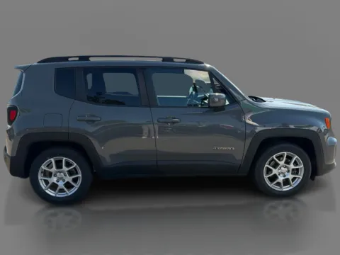 More photos of 2020 Jeep Renegade 4d SUV FWD Latitude at 5 Star Auto Plaza - St. Charles, MO