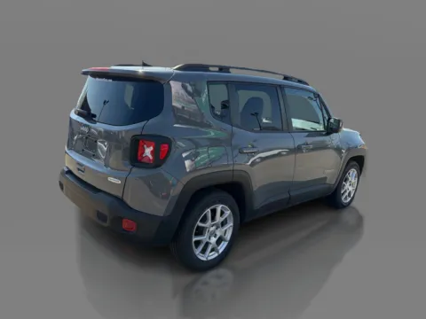 More photos of 2020 Jeep Renegade 4d SUV FWD Latitude at 5 Star Auto Plaza - St. Charles, MO