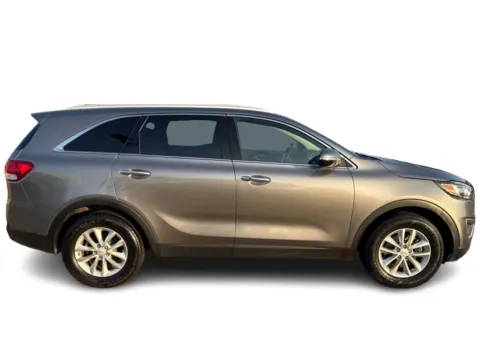 More photos of 2017 Kia Sorento 4d SUV FWD LX at 5 Star Auto Plaza - St. Charles, MO