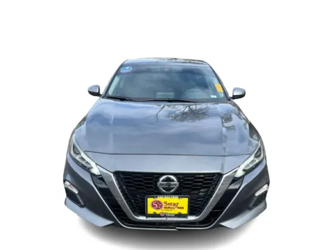 Photos of 2021 Nissan Altima 2.5 SV Sedan for sale in Saint Charles, MO at 5 Star Auto Plaza - St. Charles