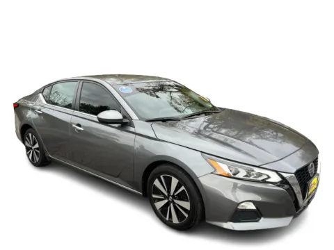 Another view of 2021 Nissan Altima 2.5 SV Sedan for sale in Saint Charles, MO at 5 Star Auto Plaza - St. Charles