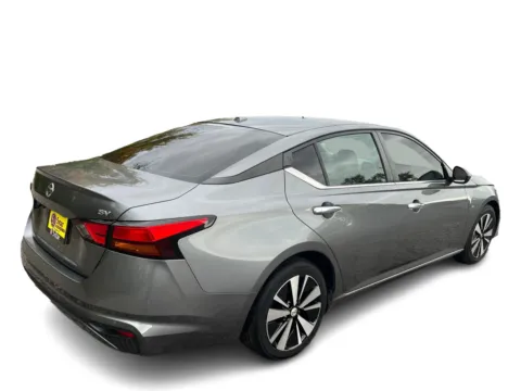 More photos of 2021 Nissan Altima 2.5 SV Sedan at 5 Star Auto Plaza - St. Charles, MO