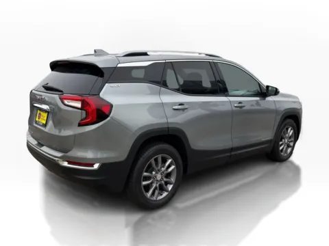 More photos of 2023 GMC Terrain FWD 4dr SLT at 5 Star Auto Plaza - St. Charles, MO