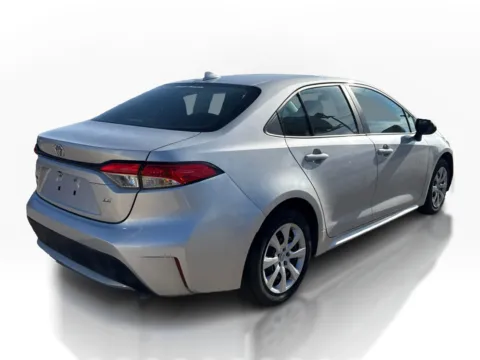 More photos of 2022 Toyota Corolla LE CVT at 5 Star Auto Plaza - St. Charles, MO