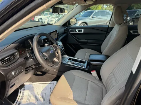 Another view of 2022 Ford Explorer Base 4WD for sale in St. Louis, MO at 5 Star Auto Plaza - St. Louis