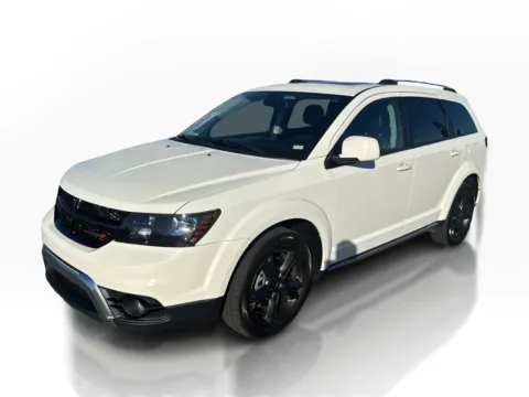 White 2020 Dodge Journey 4d SUV FWD Crossroad 2.4L for sale in St. Louis, MO