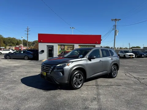 Gray 2024 Nissan Rogue FWD SV for sale in St. Louis, MO