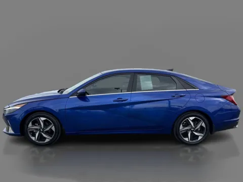 More photos of 2022 Hyundai Elantra Limited IVT at 5 Star Auto Plaza - St. Louis, MO