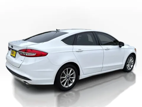 More photos of 2017 Ford Fusion 4d Sedan SE 2.5L at 5 Star Auto Plaza - St. Louis, MO