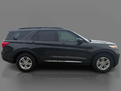More photos of 2023 Ford Explorer XLT 4WD at 5 Star Auto Plaza - St. Louis, MO
