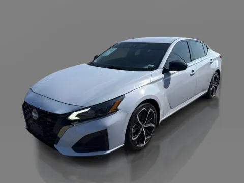 Gray 2024 Nissan Altima 2.5 SR Sedan for sale in St. Louis, MO