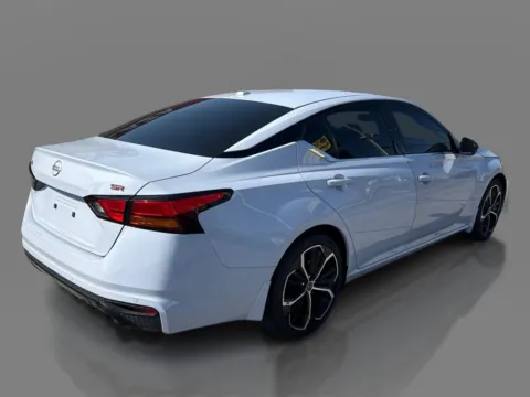 More photos of 2024 Nissan Altima 2.5 SR Sedan at 5 Star Auto Plaza - St. Louis, MO