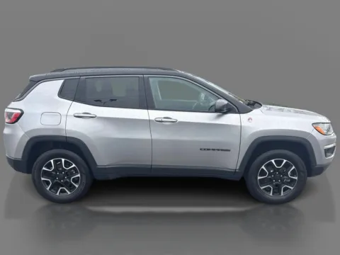 More photos of 2020 Jeep Compass 4d SUV 4WD Trailhawk at 5 Star Auto Plaza - St. Louis, MO