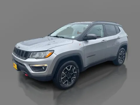Silver 2020 Jeep Compass 4d SUV 4WD Trailhawk for sale in St. Louis, MO