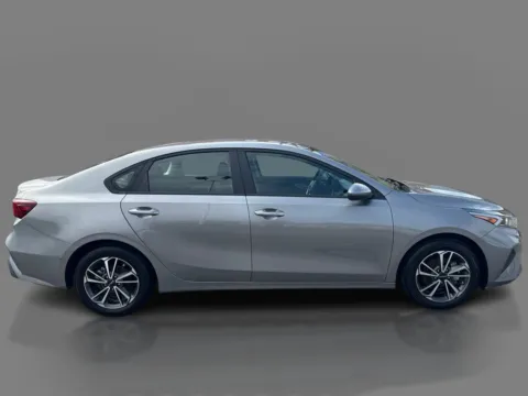 More photos of 2022 Kia Forte LXS IVT at 5 Star Auto Plaza - St. Louis, MO