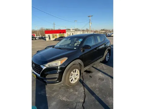 Black 2019 Hyundai Tucson 4d SUV FWD SE for sale in St. Louis, MO