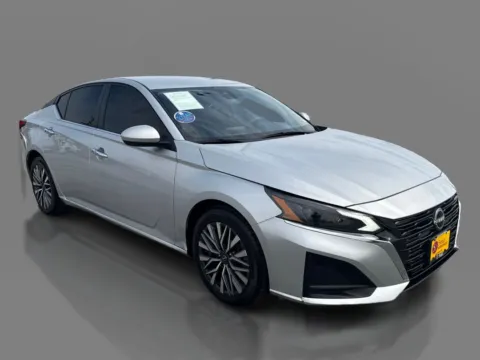 Another view of 2023 Nissan Altima 2.5 SV Sedan for sale in St. Louis, MO at 5 Star Auto Plaza - St. Louis