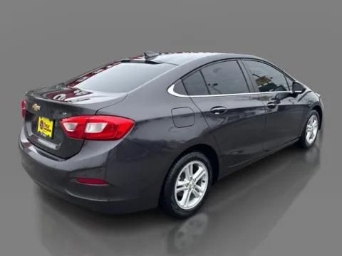 More photos of 2017 Chevrolet Cruze 4d Sedan LT Auto at 5 Star Auto Plaza - St. Louis, MO