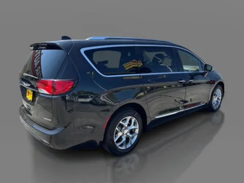 More photos of 2018 Chrysler Pacifica 4d Wagon Limited at 5 Star Auto Plaza - St. Louis, MO