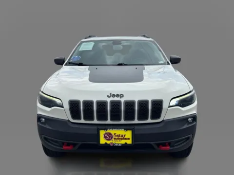 Photos of 2019 Jeep Cherokee 4d SUV 4WD Trailhawk 3.2L for sale in St. Louis, MO at 5 Star Auto Plaza - St. Louis