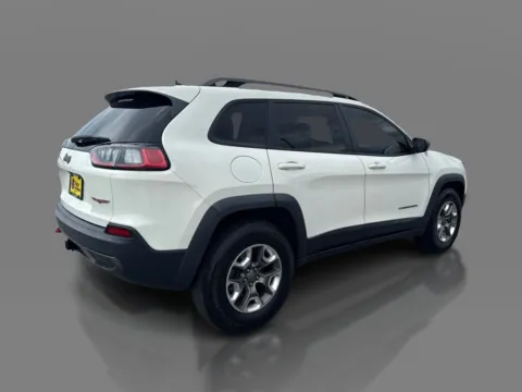 More photos of 2019 Jeep Cherokee 4d SUV 4WD Trailhawk 3.2L at 5 Star Auto Plaza - St. Louis, MO