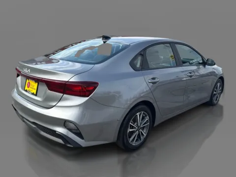 More photos of 2022 Kia Forte LXS IVT at 5 Star Auto Plaza - St. Louis, MO