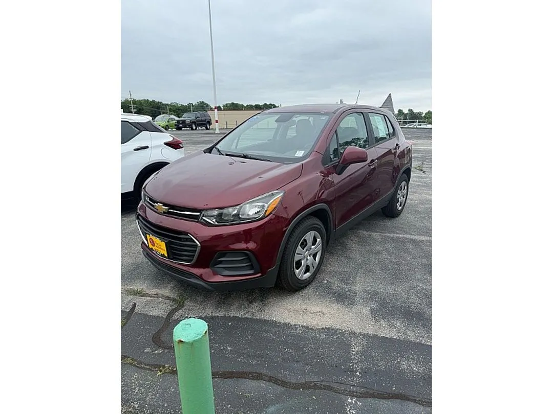 2017 Chevrolet Trax LS's photo