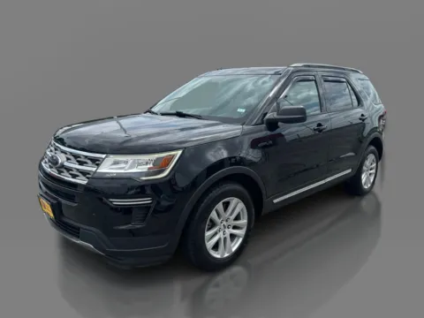Black 2018 Ford Explorer 4d SUV 4WD XLT for sale in St. Louis, MO