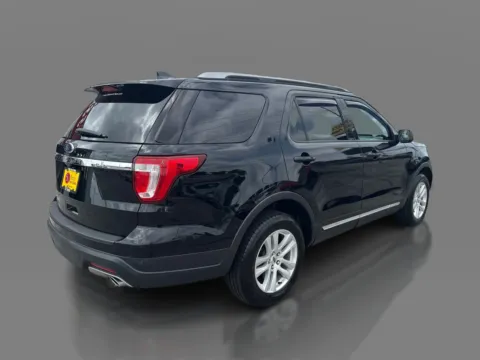 More photos of 2018 Ford Explorer 4d SUV 4WD XLT at 5 Star Auto Plaza - St. Louis, MO