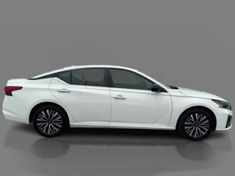 More photos of 2025 Nissan Altima SV FWD at 5 Star Auto Plaza - St. Louis, MO