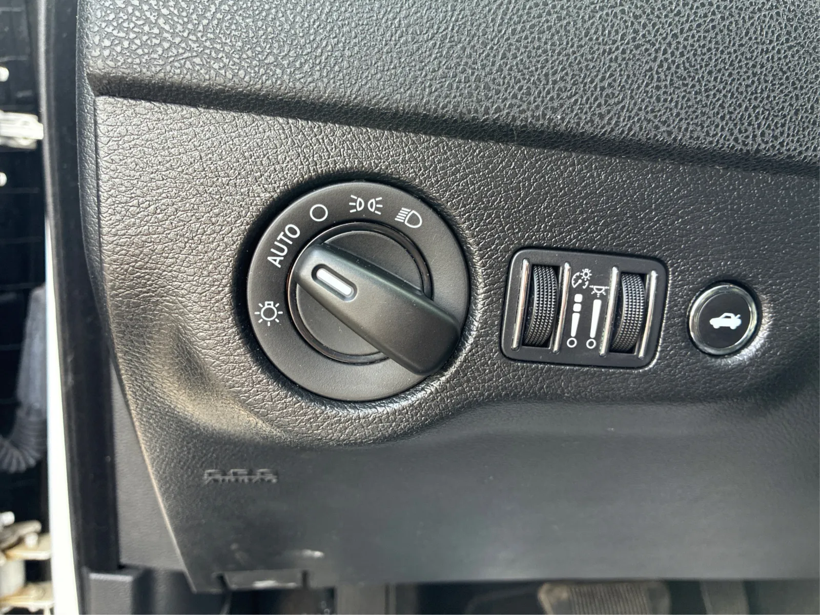 Dodge Charger photo 18