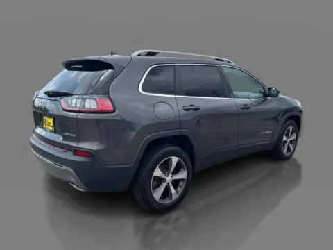 More photos of 2019 Jeep Cherokee 4d SUV 4WD Limited 2.0L Turbo at 5 Star Auto Plaza - St. Louis, MO