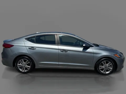 More photos of 2018 Hyundai Elantra 4d Sedan SE Auto at 5 Star Auto Plaza - St. Louis, MO