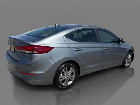 More photos of 2018 Hyundai Elantra 4d Sedan SE Auto at 5 Star Auto Plaza - St. Louis, MO