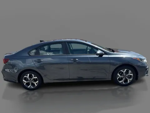 More photos of 2021 Kia Forte LXS IVT at 5 Star Auto Plaza - St. Louis, MO