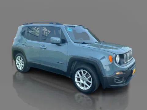 Another view of 2018 Jeep Renegade 4d SUV FWD Latitude for sale in St. Louis, MO at 5 Star Auto Plaza - St. Louis