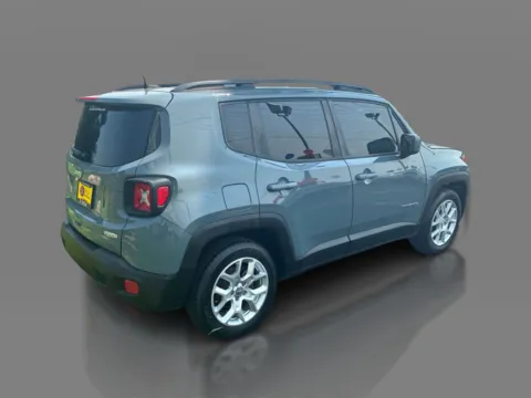 More photos of 2018 Jeep Renegade 4d SUV FWD Latitude at 5 Star Auto Plaza - St. Louis, MO