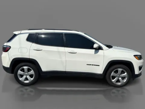 More photos of 2021 Jeep Compass Latitude FWD at 5 Star Auto Plaza - St. Louis, MO