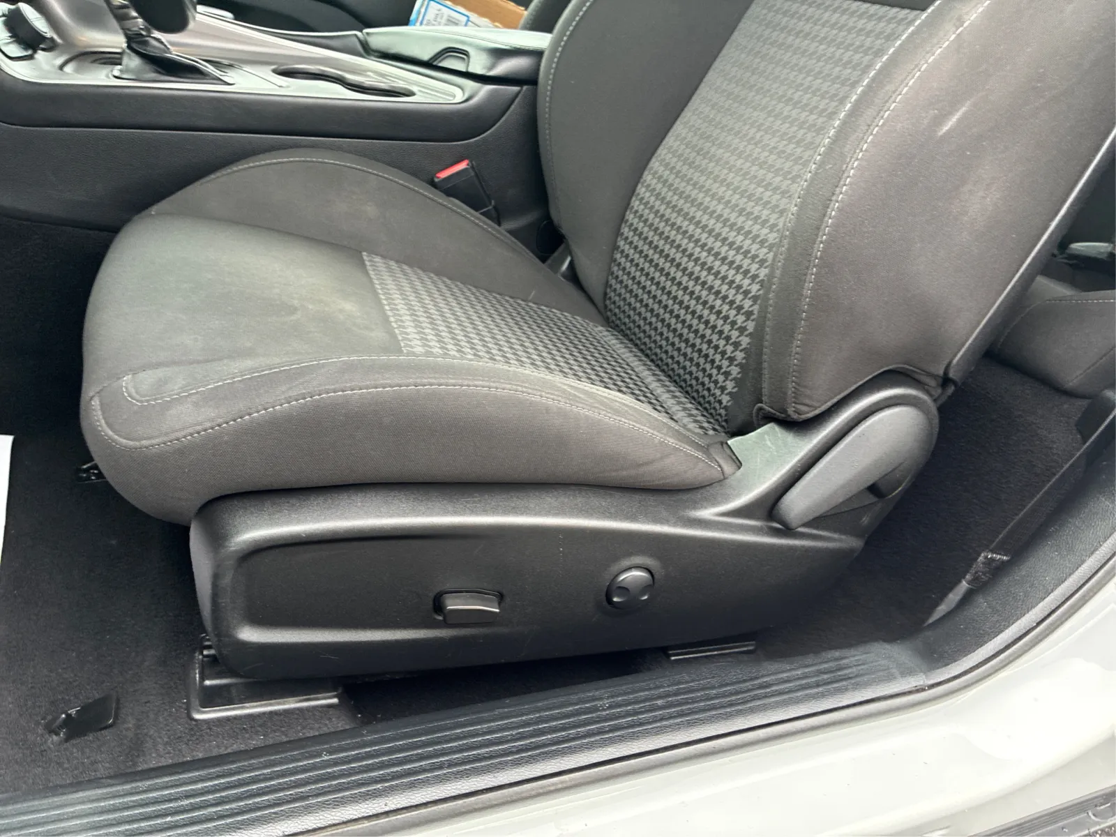 Dodge Challenger photo 18