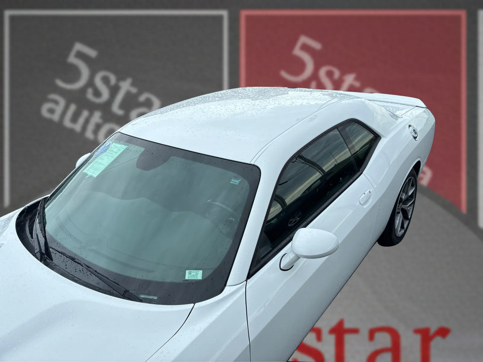 Dodge Challenger photo 11