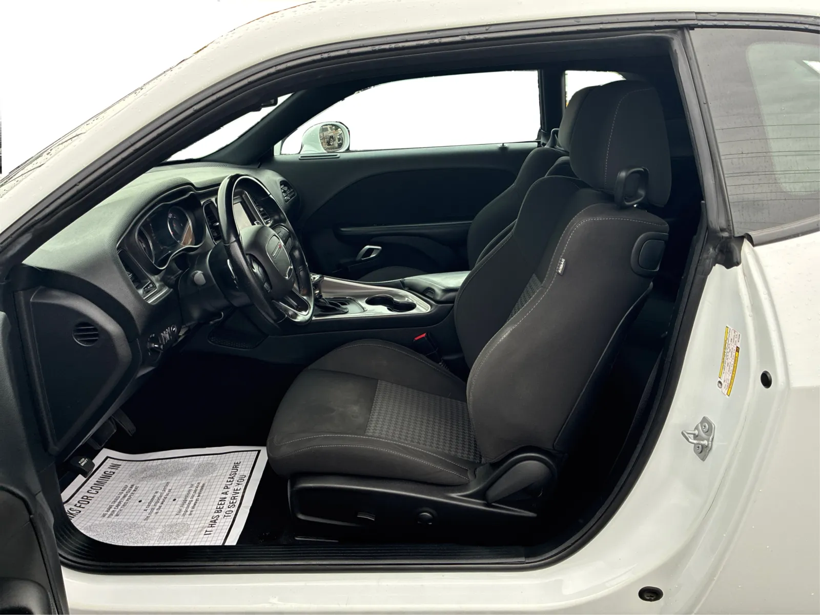 Dodge Challenger photo 9