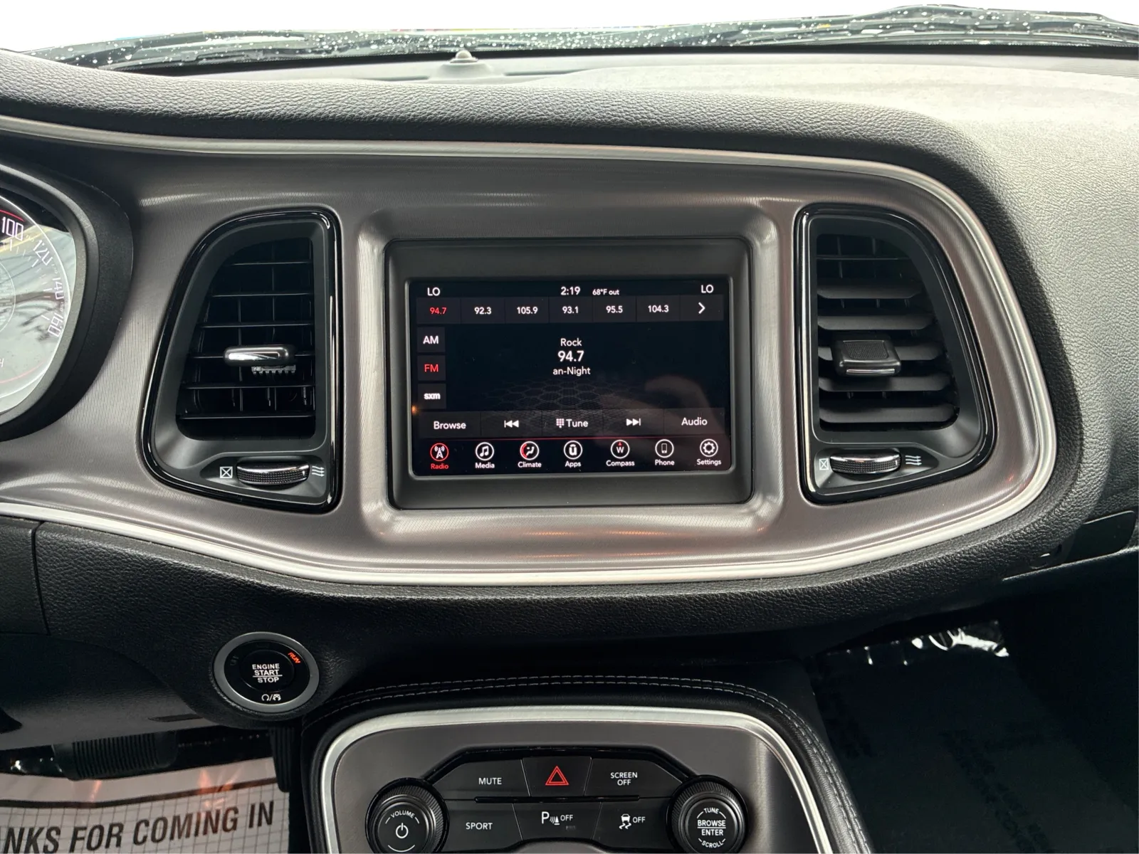 Dodge Challenger photo 13