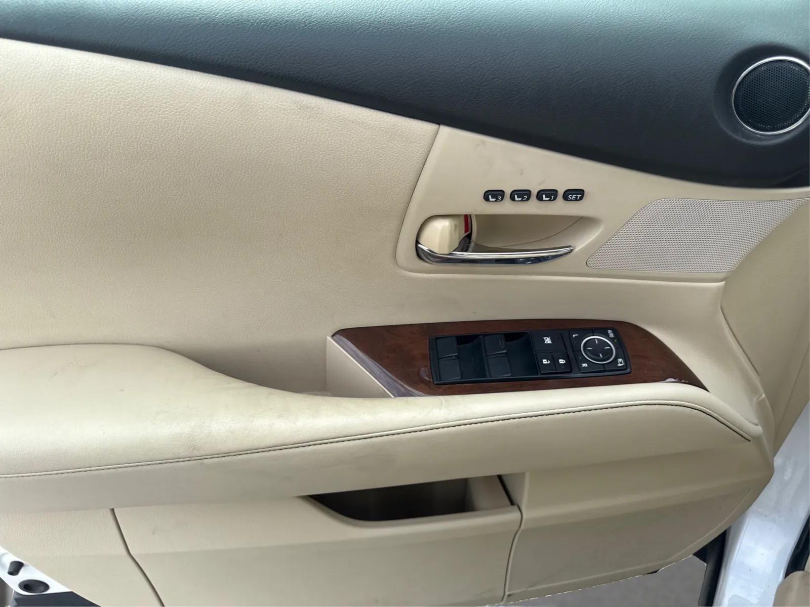 Lexus RX photo 18
