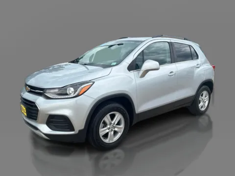 Silver 2020 Chevrolet Trax 4d SUV AWD LT for sale in St. Louis, MO