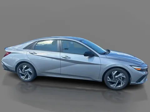 More photos of 2025 Hyundai Elantra SEL Sport IVT at 5 Star Auto Plaza - St. Louis, MO