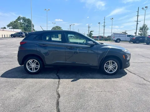 Gray 2021 Hyundai Kona SE Auto FWD for sale in St. Louis, MO