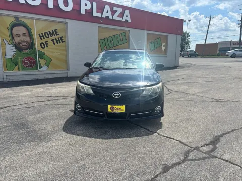 More photos of 2014 Toyota Camry 4d Sedan SE at 5 Star Auto Plaza - St. Louis, MO