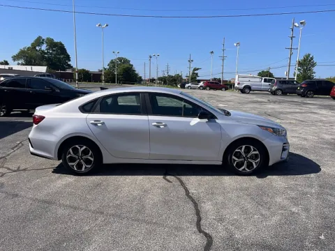 More photos of 2021 Kia Forte LXS IVT at 5 Star Auto Plaza - St. Louis, MO