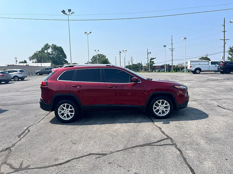 2017 Jeep Cherokee 4d SUV FWD Latitude I4 for sale in St. Louis, MO