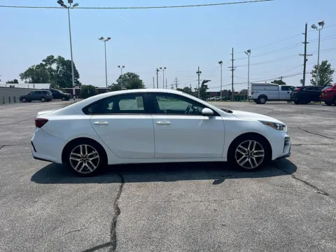 Photos of 2019 Kia Forte 4d Sedan S for sale in St. Louis, MO at 5 Star Auto Plaza - St. Louis